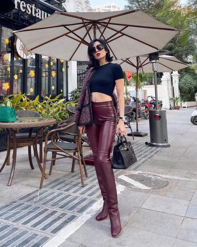 Lệ Quyên mê mệt khoe dáng với quần da bó chất chơi-8