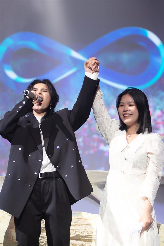 Vũ Cát Tường cầu hôn người đặc biệt trong đêm nhạc mừng tuổi mới-6