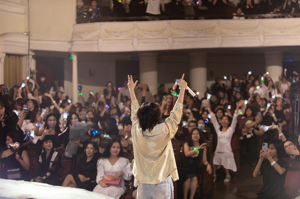 Vũ Cát Tường cầu hôn người đặc biệt trong đêm nhạc mừng tuổi mới-9