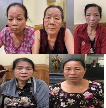 Bắt giữ 5 phụ nữ tuổi U70 ở Hà Nội chơi xóc đĩa online-1