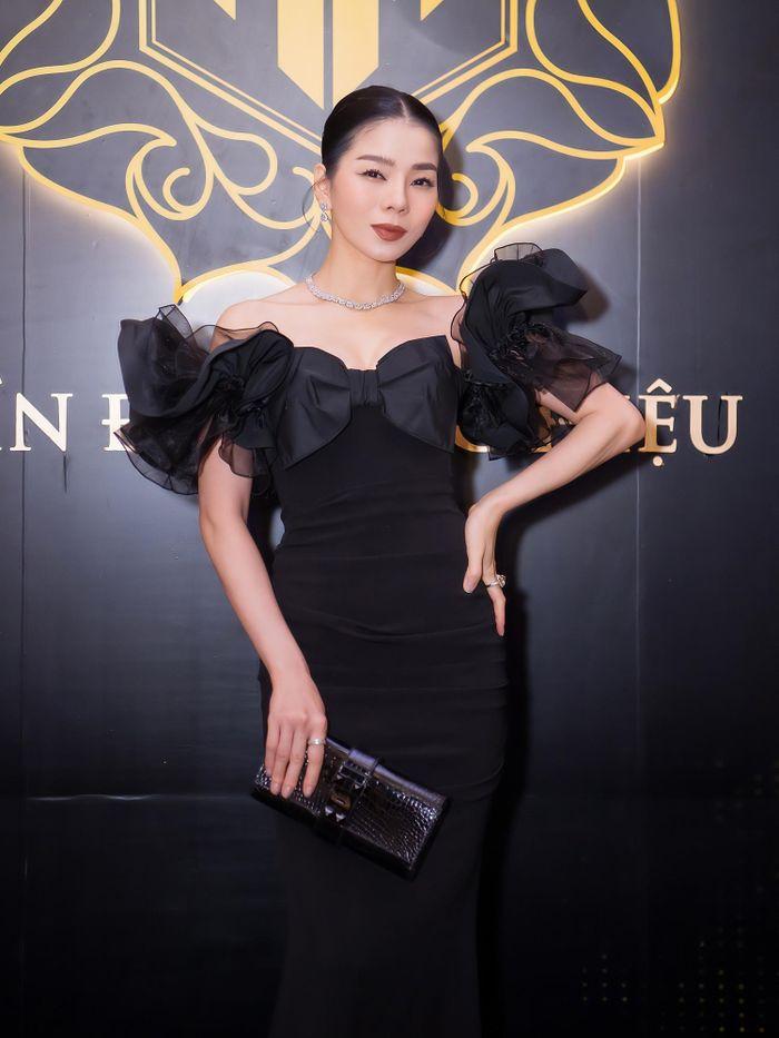 Hà Hồ điểm 10 sang chảnh - Thùy Tiên hóa nữ thần-6