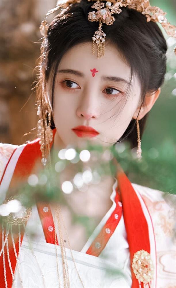 Cúc Tịnh Y đóng phim bao năm vẫn thua tình mới Triệu Lộ Tư-2