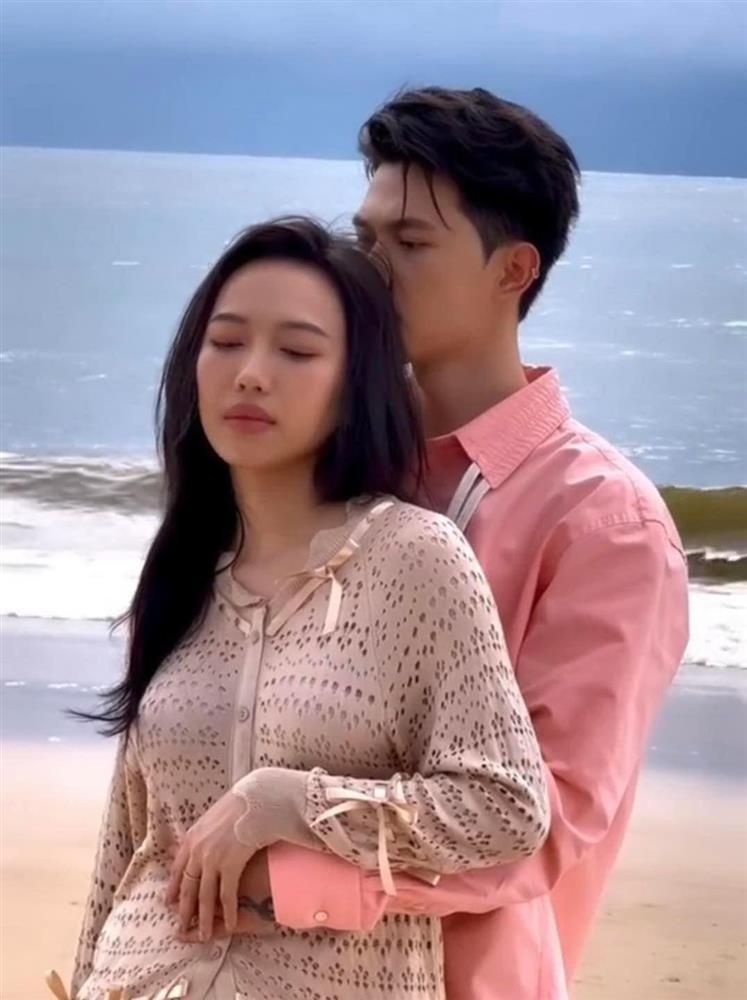 Anh Tú bịt mũi vội vàng khi chụp ảnh tình với Diệu Nhi-2