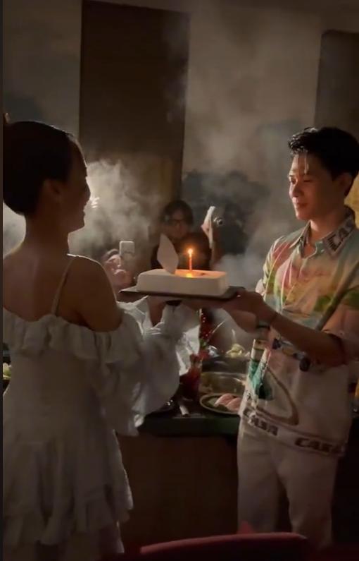 Anh Tú bịt mũi vội vàng khi chụp ảnh tình với Diệu Nhi-8