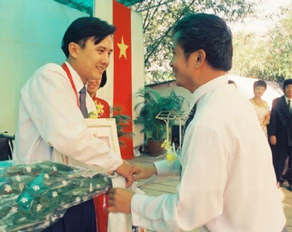 Quyền Linh, Lê Tuấn Anh bùi ngùi trước mộ Lê Công Tuấn Anh-2