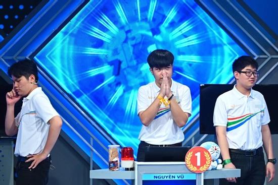 Hậu chung kết, BTC Olympia tiếp tục phải đi 'nhặt sạn'