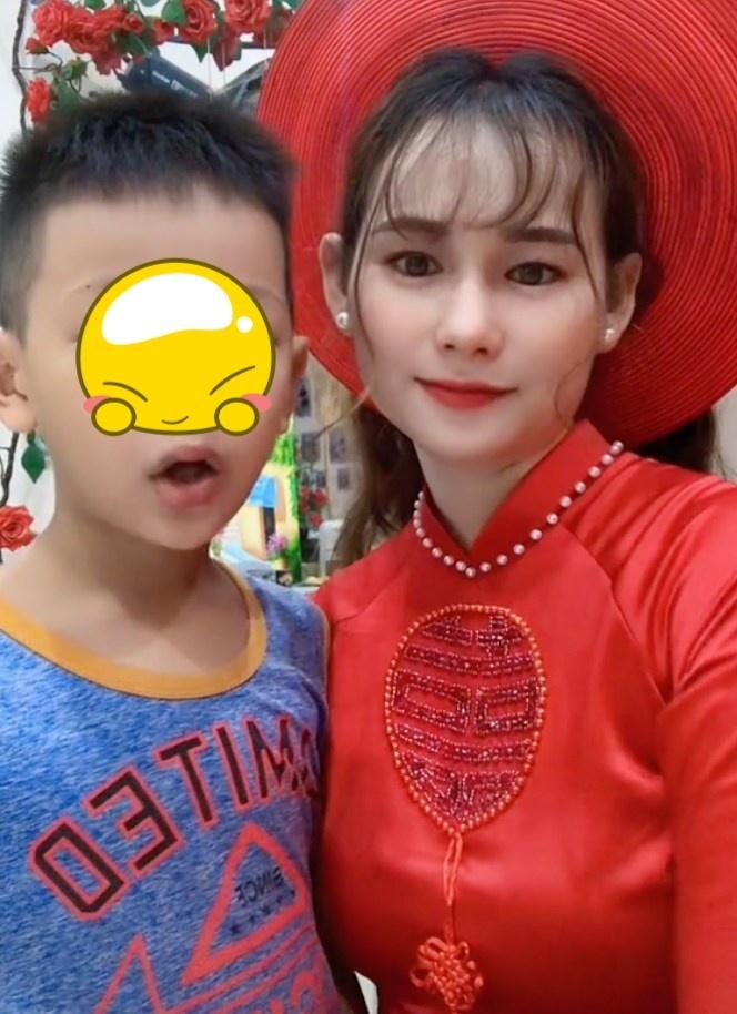 Mẹ lấy chồng mới, bé trai hát mừng, bày tỏ tình yêu thương-3