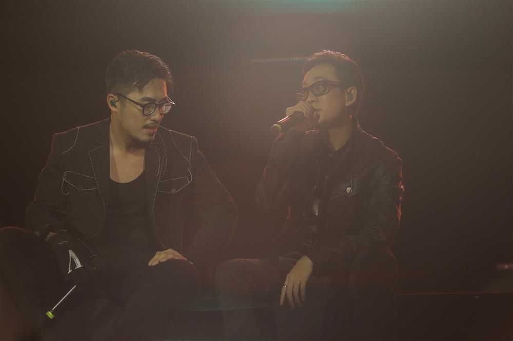 Justa Tee căm thù Vũ vì đã hứa mà nuốt lời, cố tình đi giày độn đế-4