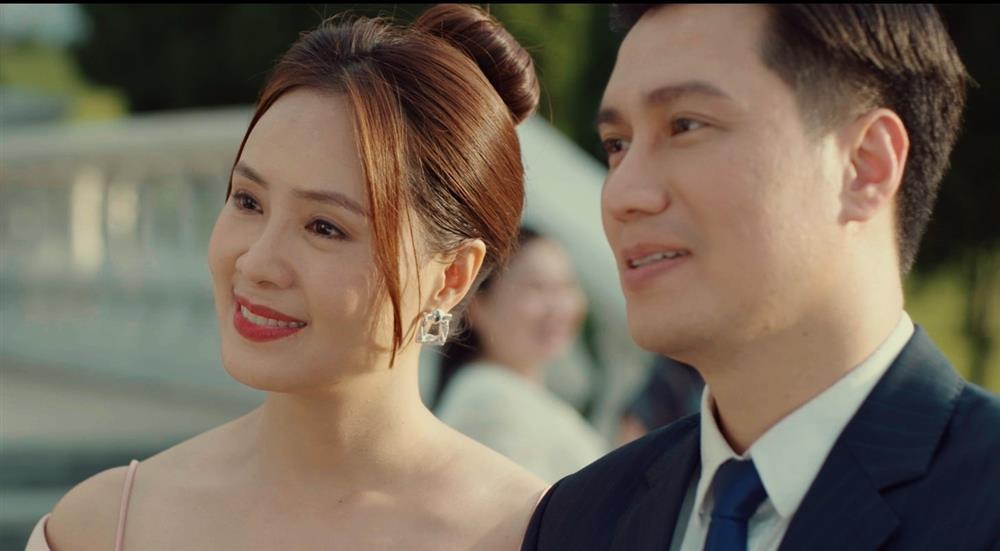 Việt Anh tái ngộ Hồng Diễm: Người né tát giỏi, người khó cảnh hôn-1