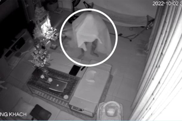 Tài xế sợ hãi khi thấy bóng người mờ ảo lúc nửa đêm trên camera hành trình, sự thật là gì?-3