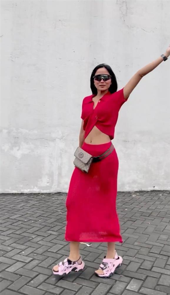 HHen Niê dát hàng hiệu sành điệu công tác Philippines-3