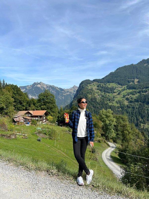 HHen Niê dát hàng hiệu sành điệu công tác Philippines-7