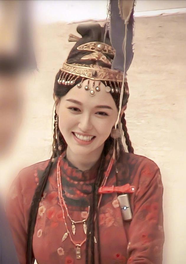 Đường Yên - Vương Nhất Bác bị ném đá vì chọn kịch bản thảm họa-1