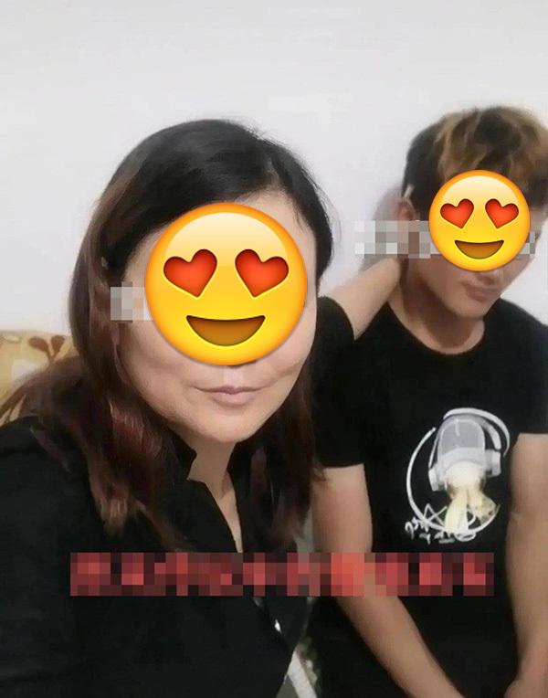 Xôn xao chuyện tình chàng trai 22 tuổi cưới bà cô U60-1