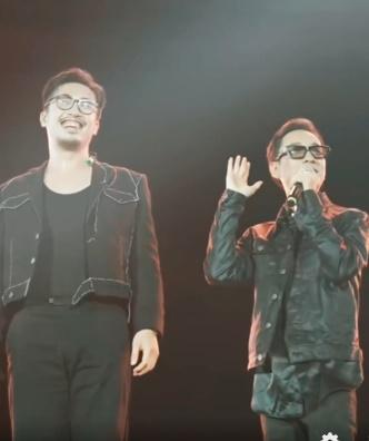 JustaTee đi giày độn vẫn bé tí khi đứng cạnh Tóc Tiên, Đen Vâu-3