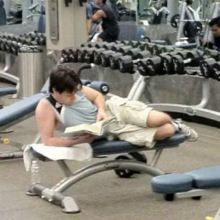 Khoảnh khắc khó đỡ trong phòng gym khiến dân tình ngỡ đi nhầm chỗ-8