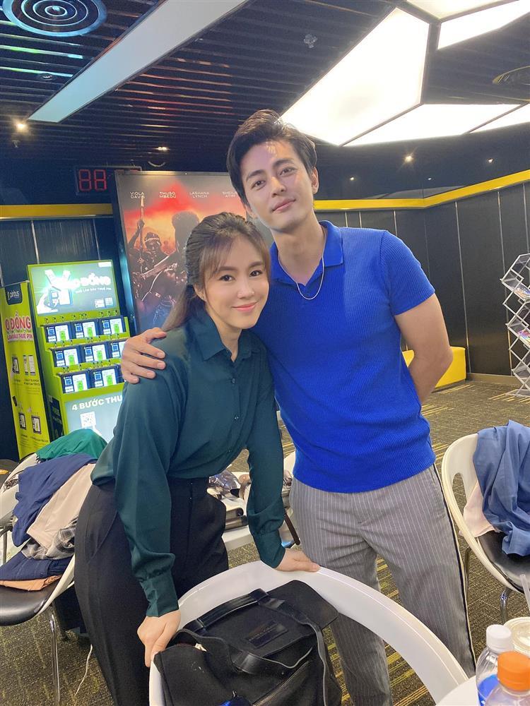 Tin showbiz Việt ngày 4/10: Chồng Tây chăm Phương Vy từng li từng tí-8