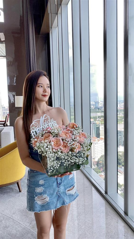 Midu được tổ chức sinh nhật sớm, ngã ngửa ngoại hình tuổi 33-2