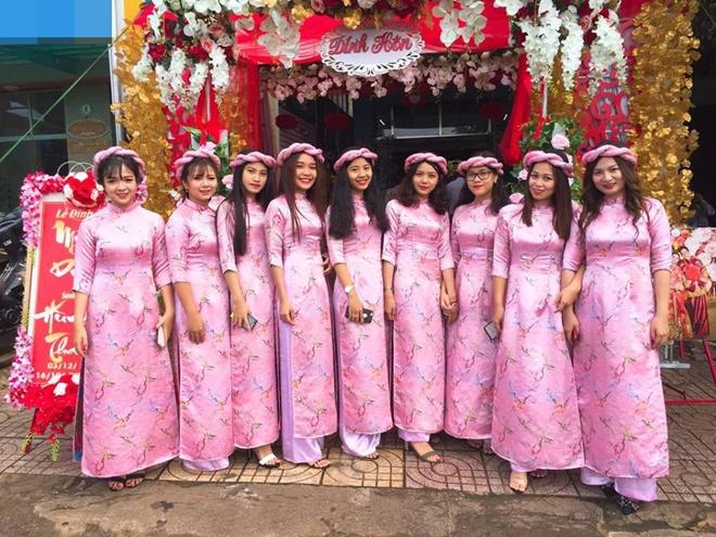 Phù rể gây sốt với ngoại hình cực phẩm trong đám cưới-7