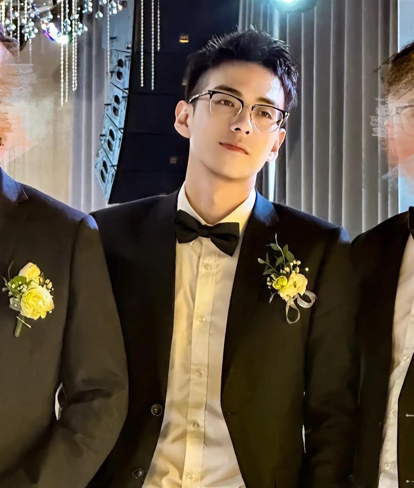 Phù rể gây sốt với ngoại hình cực phẩm trong đám cưới-2