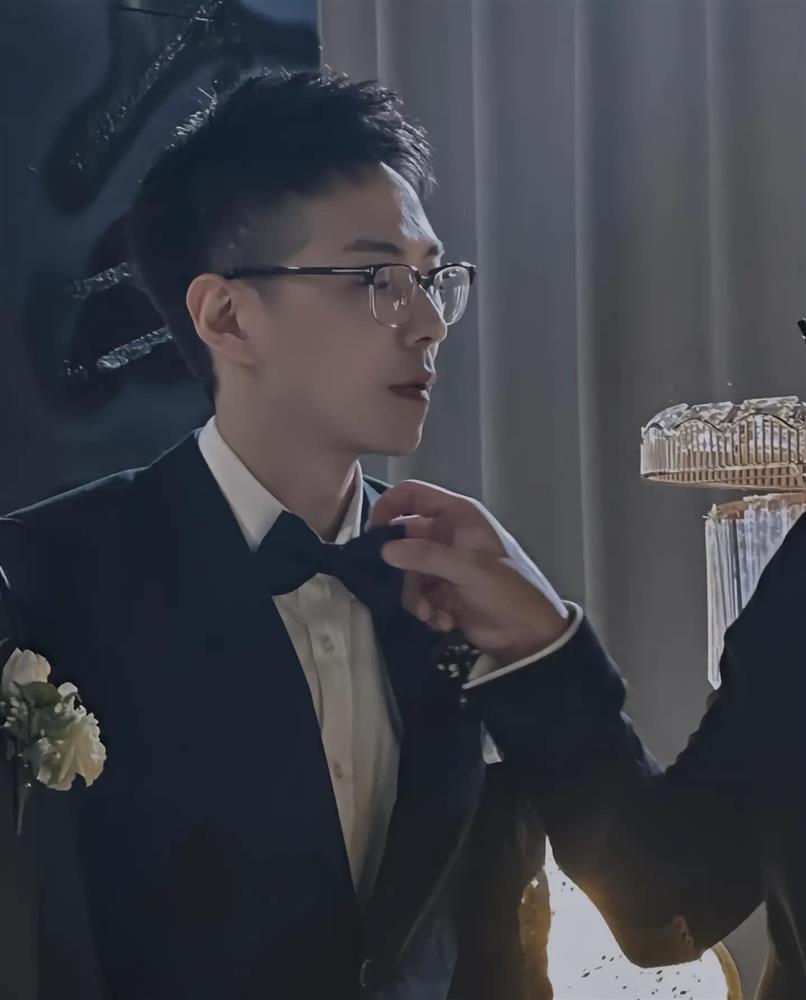 Phù rể gây sốt với ngoại hình cực phẩm trong đám cưới-4