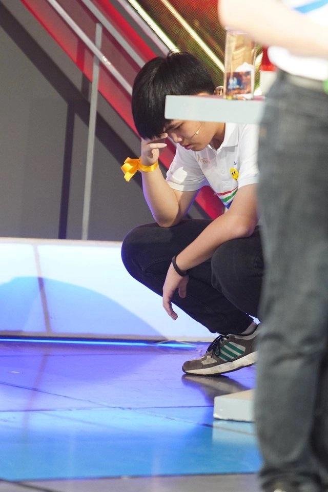 Bố của nhà vô địch Olympia: Từ nhỏ con trai là đứa trẻ đặc biệt-4