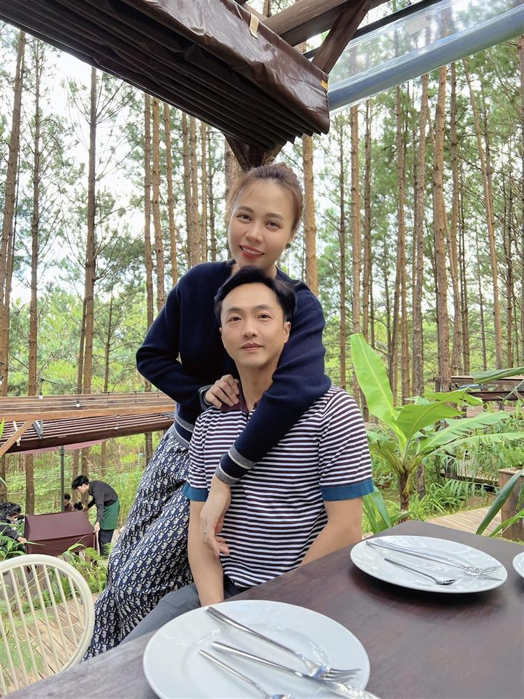 Đàm Thu Trang khoe ảnh chồng chụp, dìm cũng như không-1