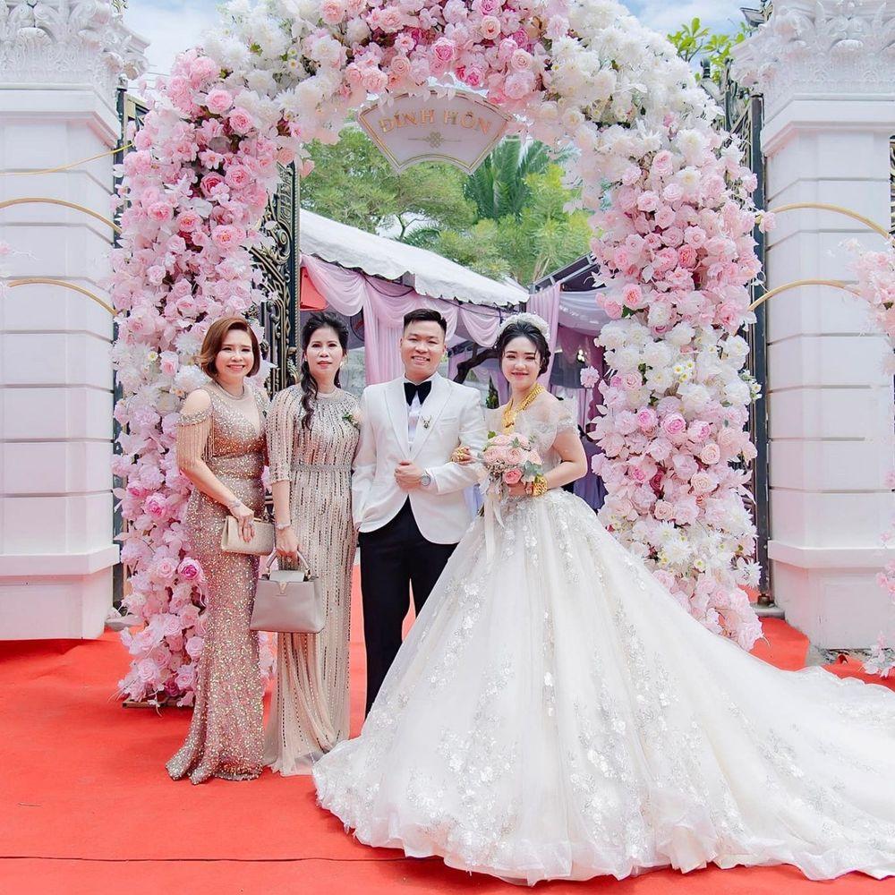 Gia thế siêu khủng cặp đôi Cần Thơ nhận 320 cây vàng ở đám cưới-7