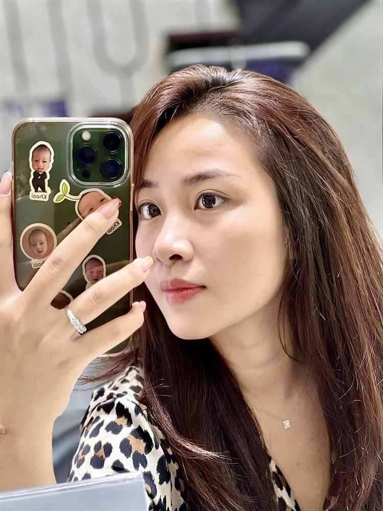 Nhan sắc vợ Phan Văn Đức ăn đứt CAM thường-1