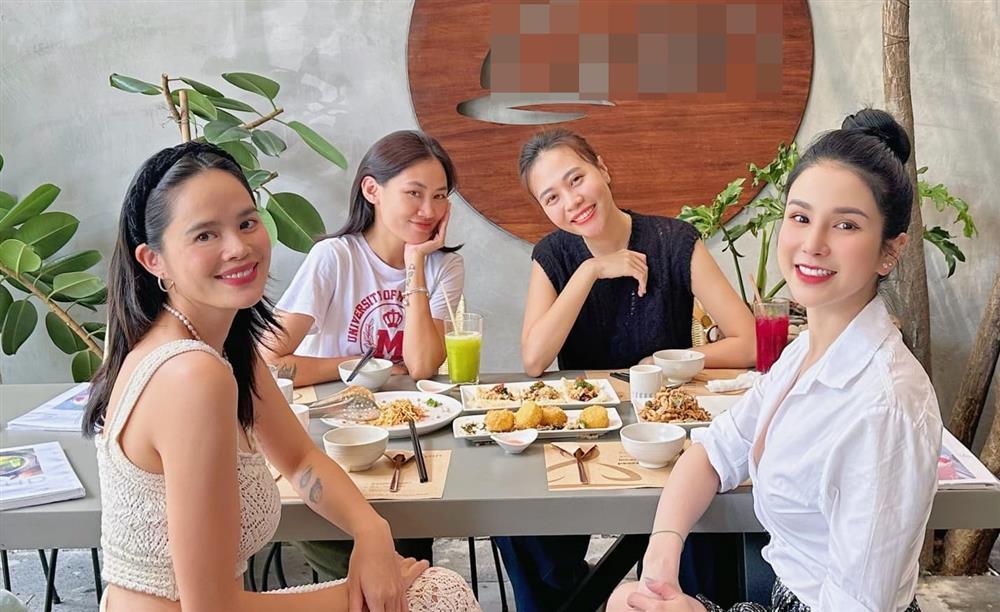 4 mẹ bỉm Vbiz hội ngộ, bất ngờ nhan sắc sau 12 năm Next Top-2