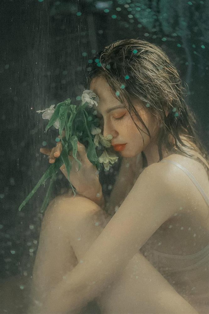 Tin showbiz Việt ngày 5/10: Quách Ngọc Ngoan để lộ mặt con gái-7