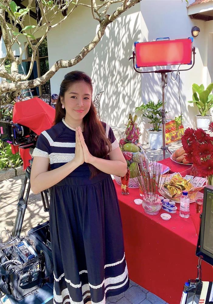 Tin showbiz Việt ngày 5/10: Quách Ngọc Ngoan để lộ mặt con gái-9