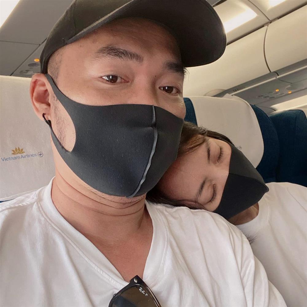 Tin showbiz Việt ngày 5/10: Quách Ngọc Ngoan để lộ mặt con gái-10