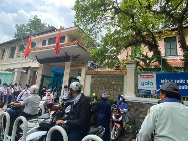 Choáng với quỹ phụ huynh 270 triệu, chi 58 triệu làm quà giáo viên-1