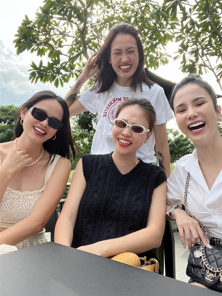 4 mẹ bỉm Vbiz hội ngộ, bất ngờ nhan sắc sau 12 năm Next Top-5