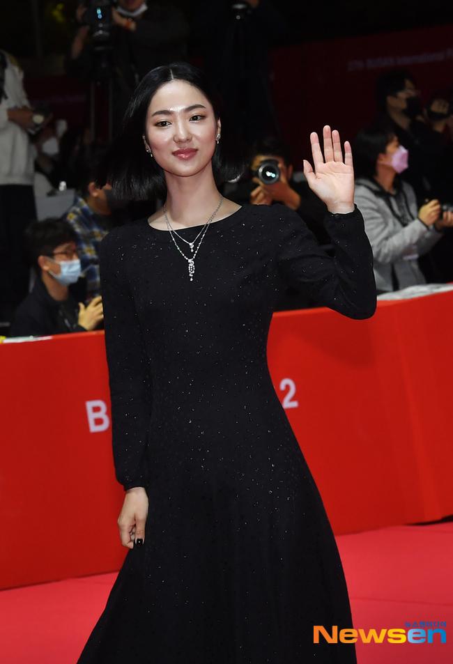 Kim Yoo Jung đẹp xuất sắc, Goo Hye Sun tăng cân khác lạ-8