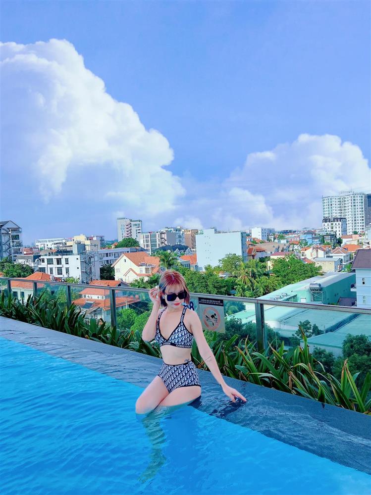 Vợ Mạc Văn Khoa học Phương Trinh Jolie dùng nội y 100 triệu thay bikini-5