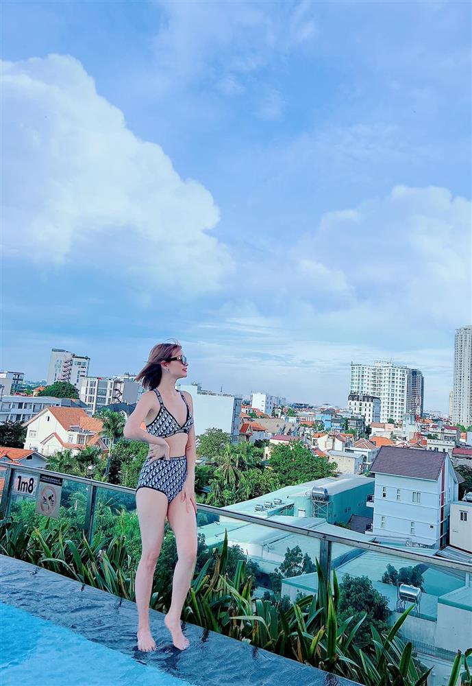 Vợ Mạc Văn Khoa học Phương Trinh Jolie dùng nội y 100 triệu thay bikini-6