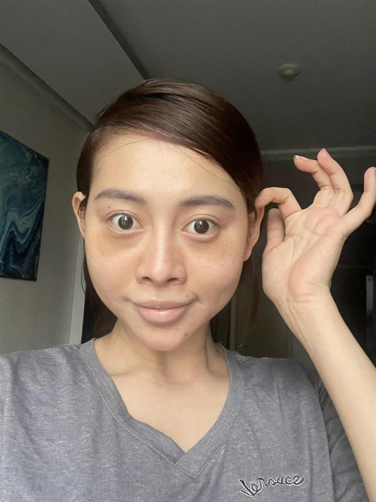 Hot Tiktok Việt Phương Thoa liên tục lộ mặt mụn, da đen nhẻm-7