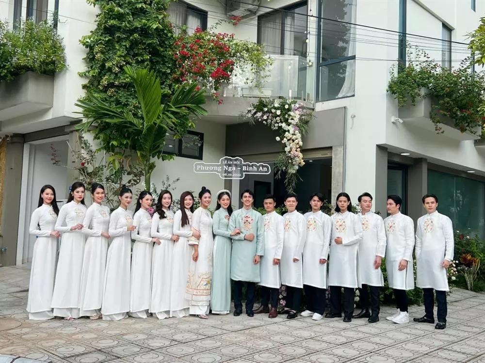 Á hậu Phương Nga và MC Phí Linh gây sốt với áo dài ăn hỏi màu xanh-3