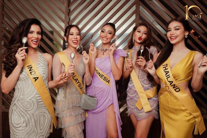 Thiên Ân bị chê rườm rà tại buổi trao sash Miss Grand International-10