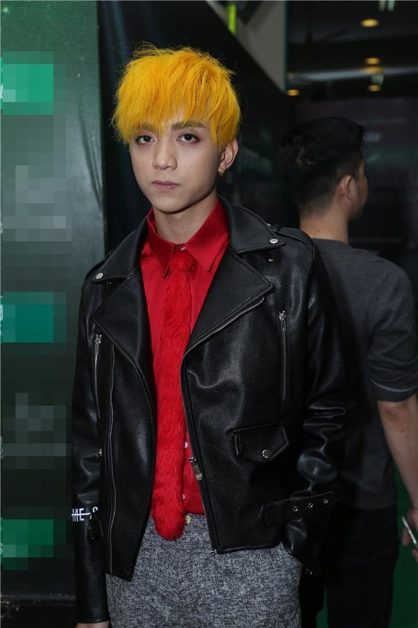 Đào Bá Lộc đi vào vết xe đổ của Hari Won với mái tóc tẩy xơ xác-8