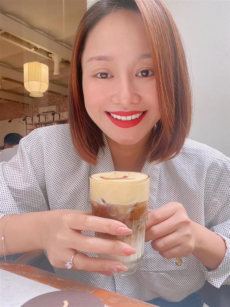 Tin showbiz Việt ngày 6/10: Hồng Vân ngộ ra chân lý sau bệnh nặng-13