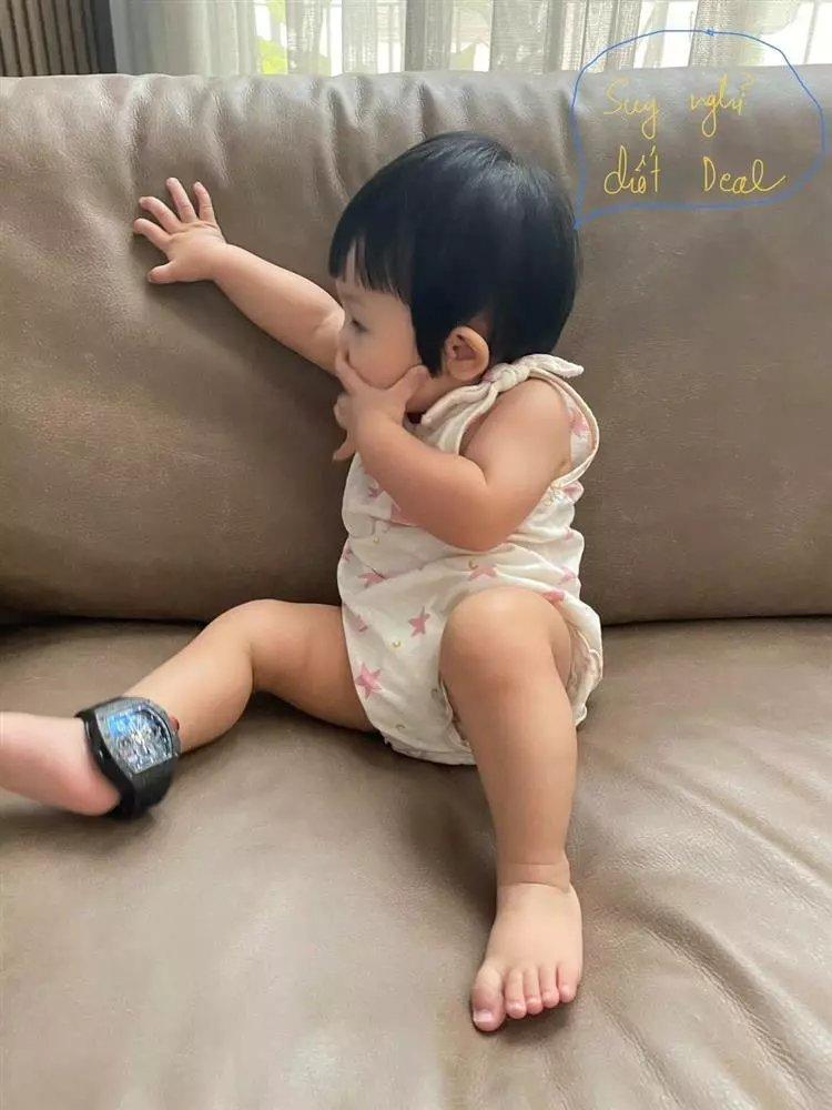 Ái nữ Cường Đô La làm dáng với túi 22 triệu điệu hơn mẹ-14