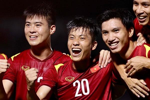 Tuyển Việt Nam lên hạng 96 thế giới-1