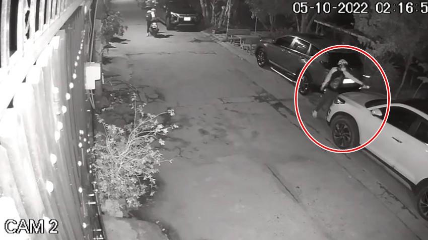 Clip: Ô tô bốc cháy ngùn ngụt ở TP.HCM do bị phóng hoả đốt-2