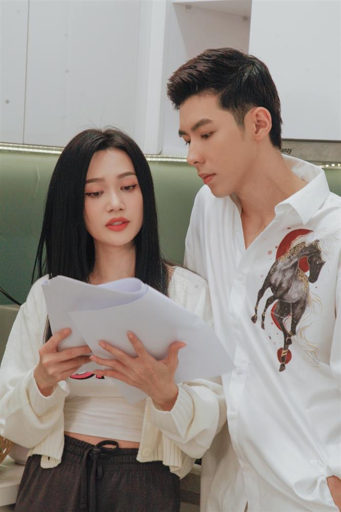 Sĩ Thanh phải lăn trứng gà khi khóc hơn 8 tiếng đồng hồ-5