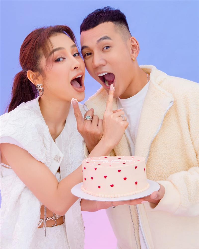 Tròn mắt cảnh Phương Trinh Jolie cõng cả chồng lẫn con-1