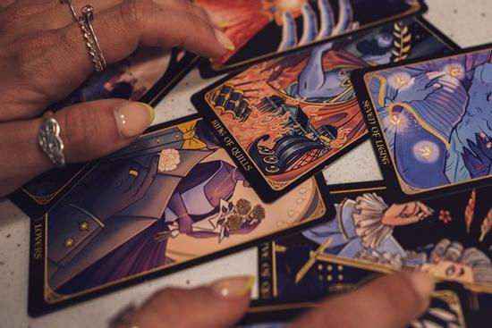 Bói bài Tarot hàng ngày - thứ Bảy 8/10/2022: Thao túng tâm lý