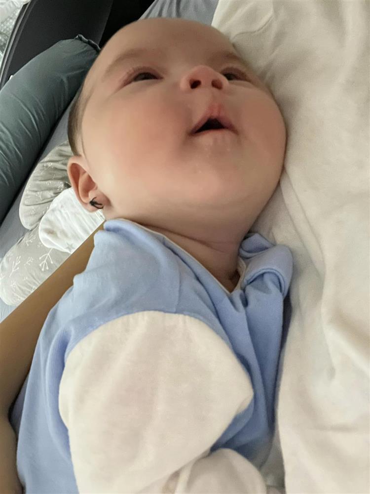 Con gái út của Phạm Quỳnh Anh giống mẹ như lột-3